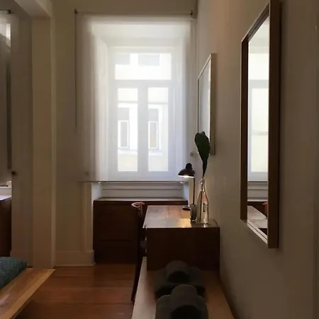 Flh Graca Vintage With Interior Garden * Lisbon